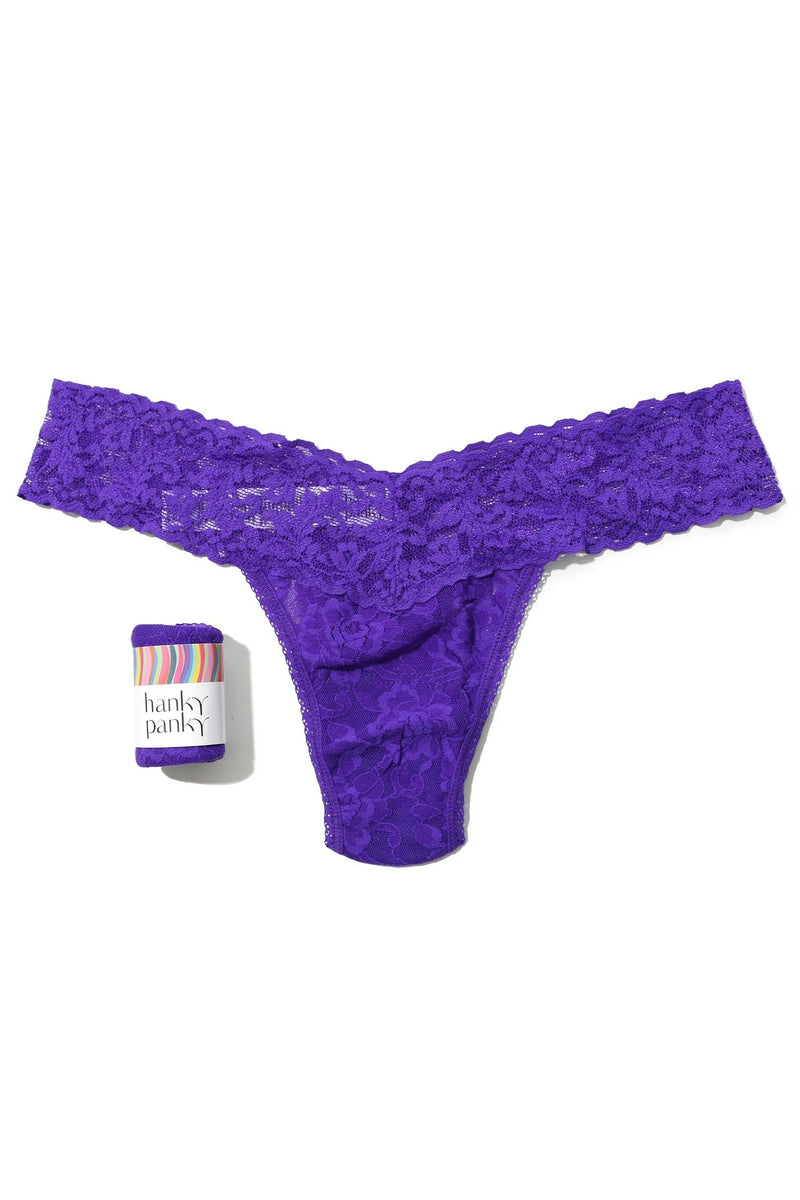 Трусики стринг 4911P Signature Lace majestic purple