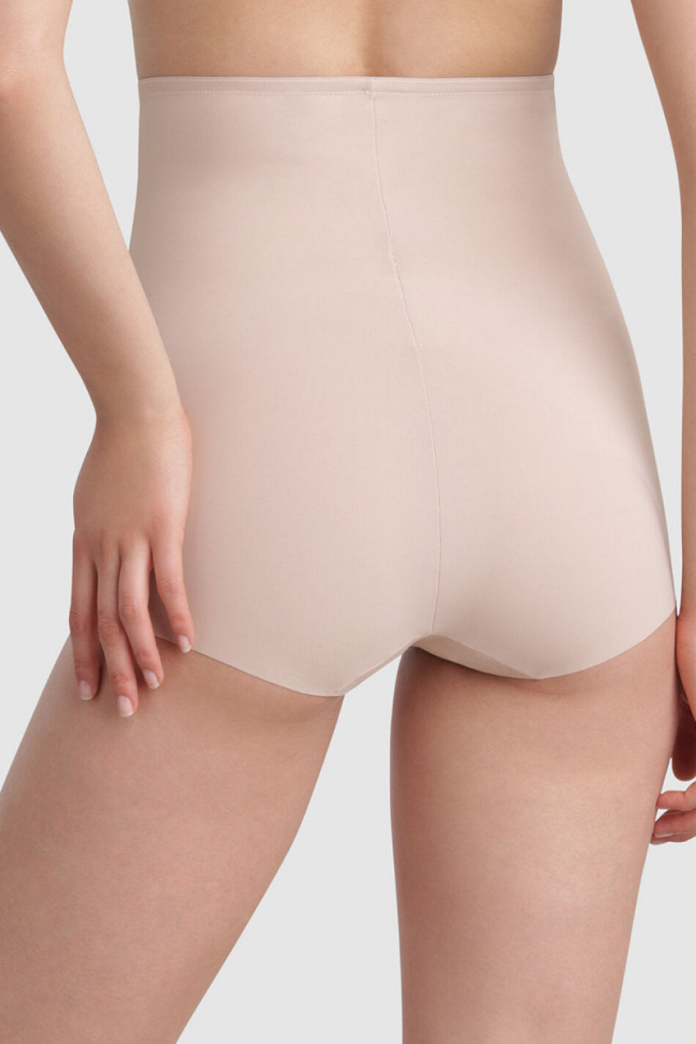 Високі коригуючі трусики U2059