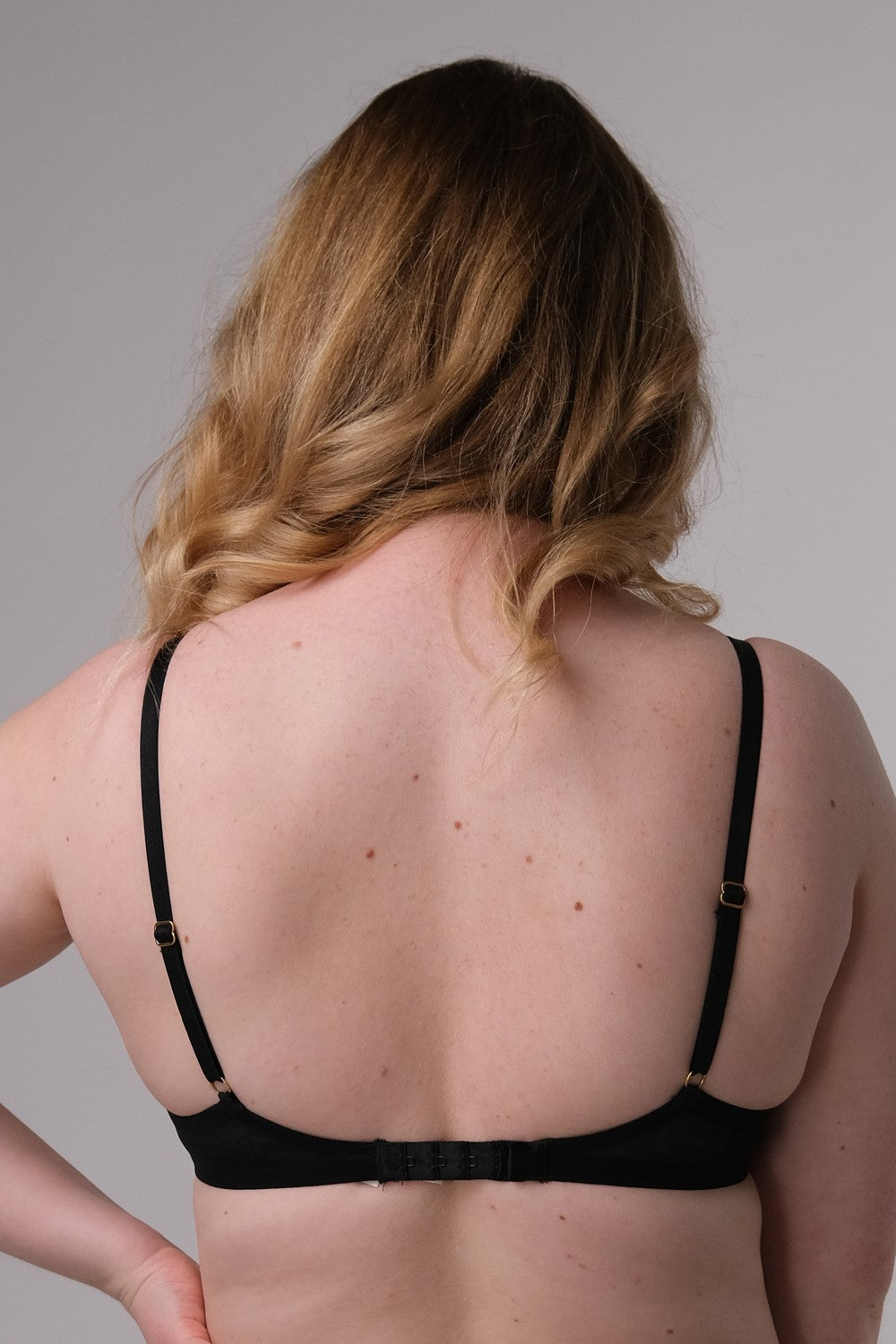 Формованный бюстгальтер с кружевом RG29 NOS beige/black