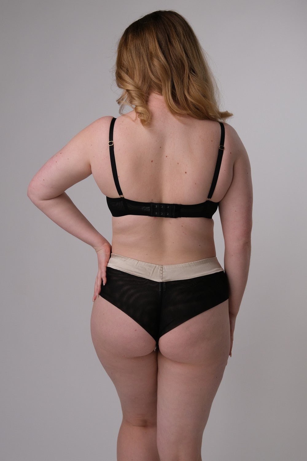 Формованный бюстгальтер с кружевом RG45 NOS beige/black