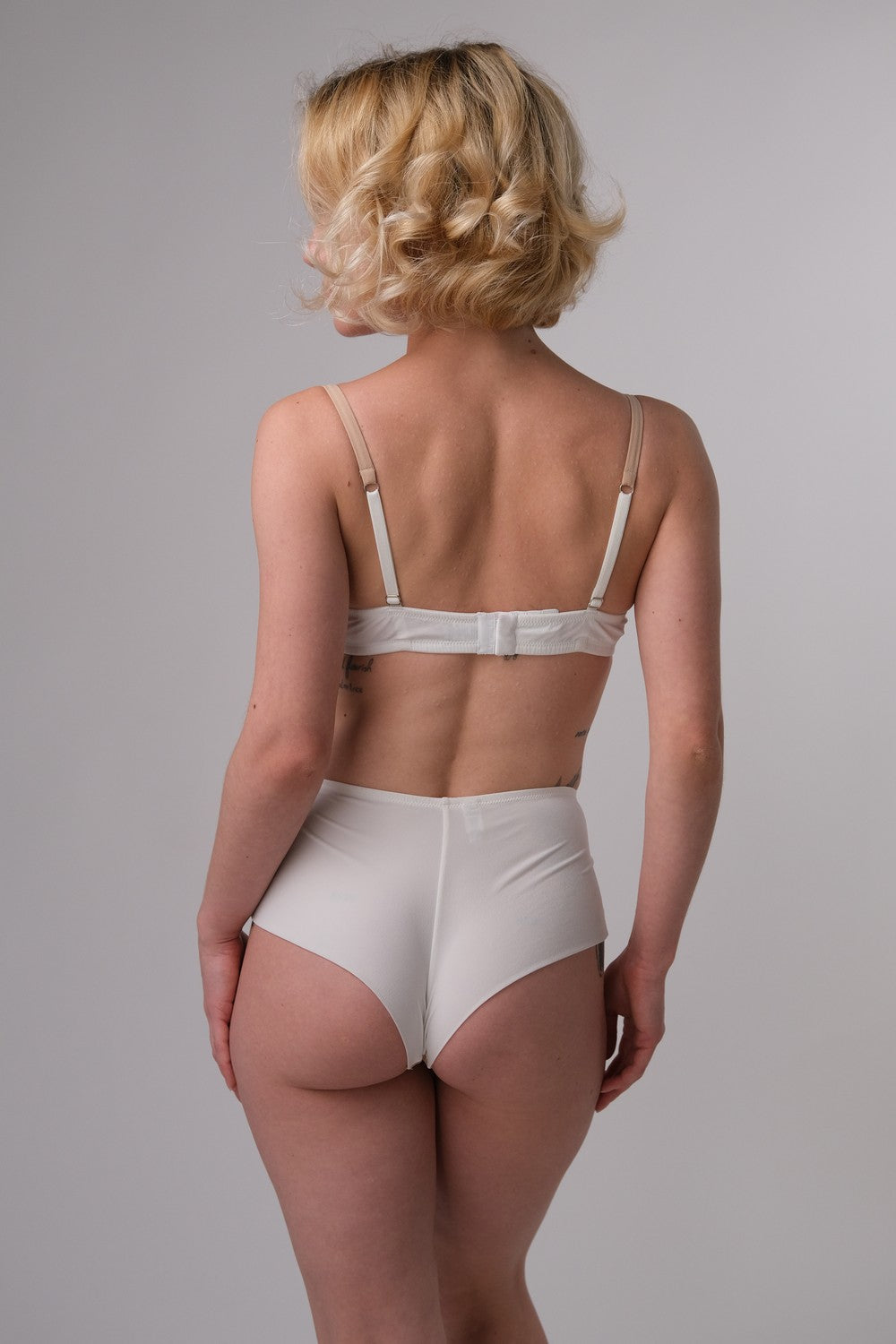 Высокие трусики слип с кружевом SH12 INS white