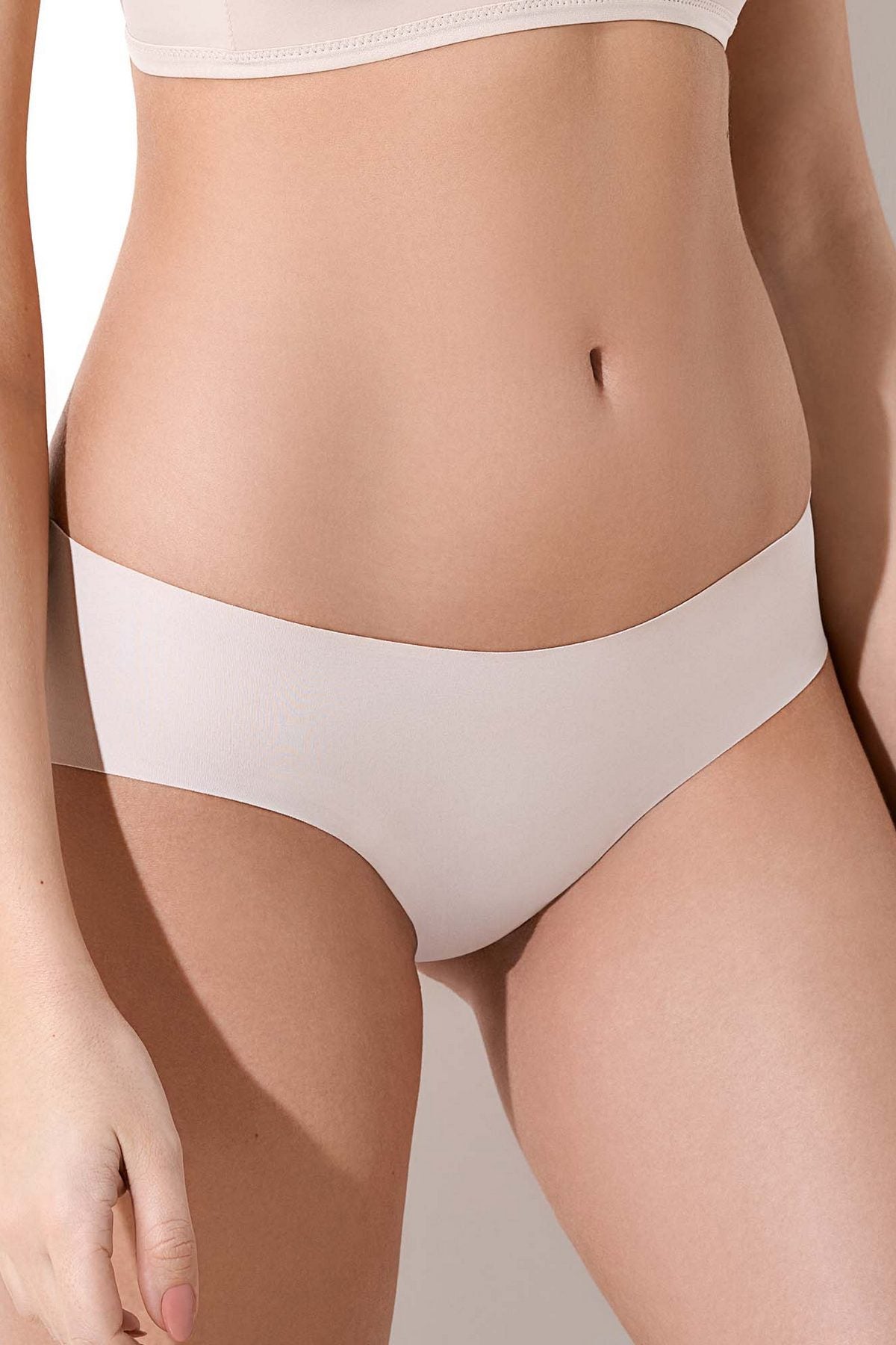 Безшовні трусики сліпи 71D53 Invisible Light silver peony