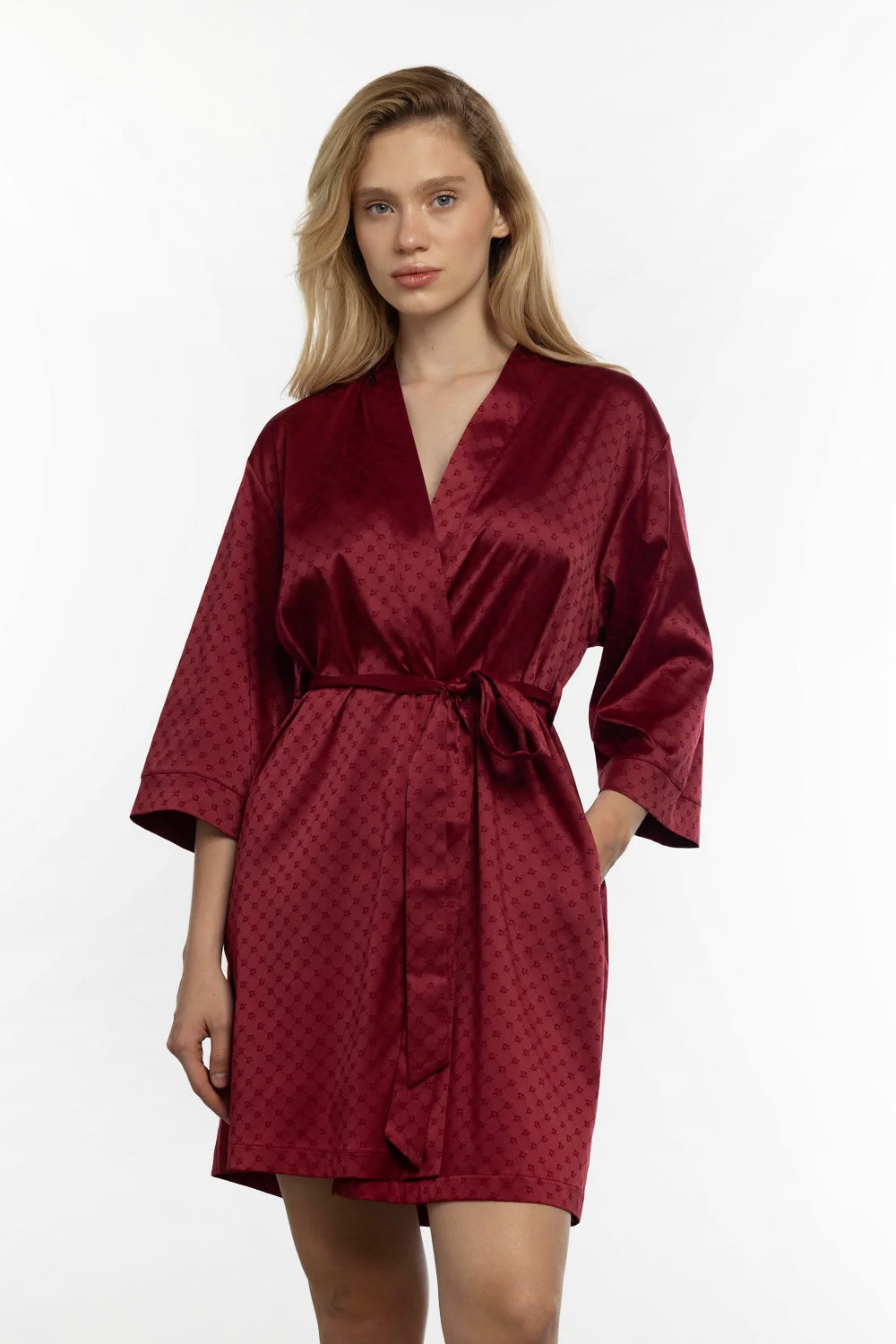 Атласный халат с узором 8249.2 burgundy