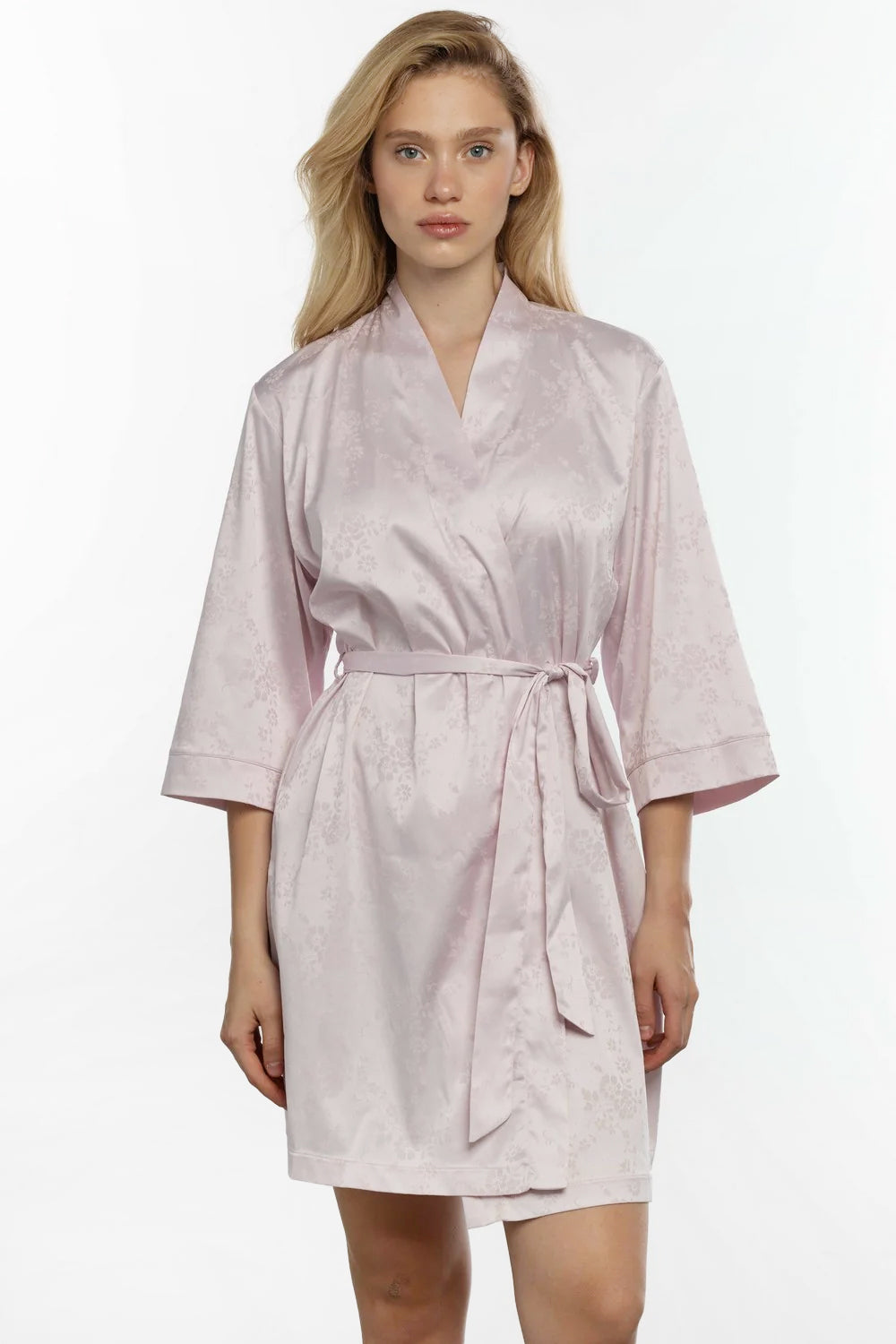 Атласный халат с цветами 8249.5 light rose