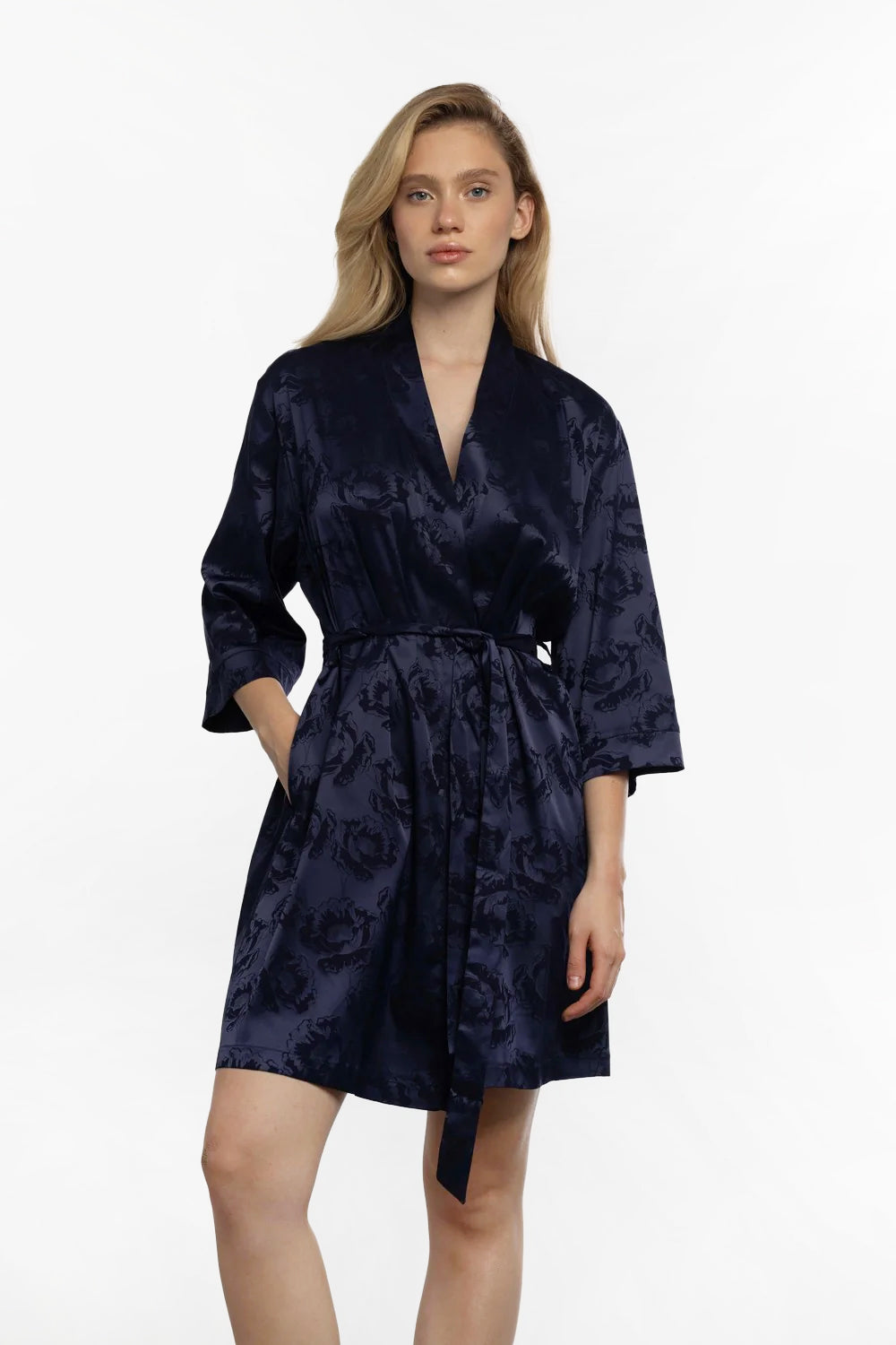 Атласный халат с цветами 8249.1 blue