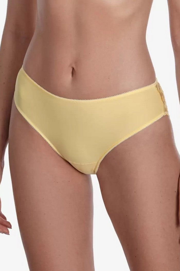 Трусики слип с вышивкой Бланманже Т8 yellow