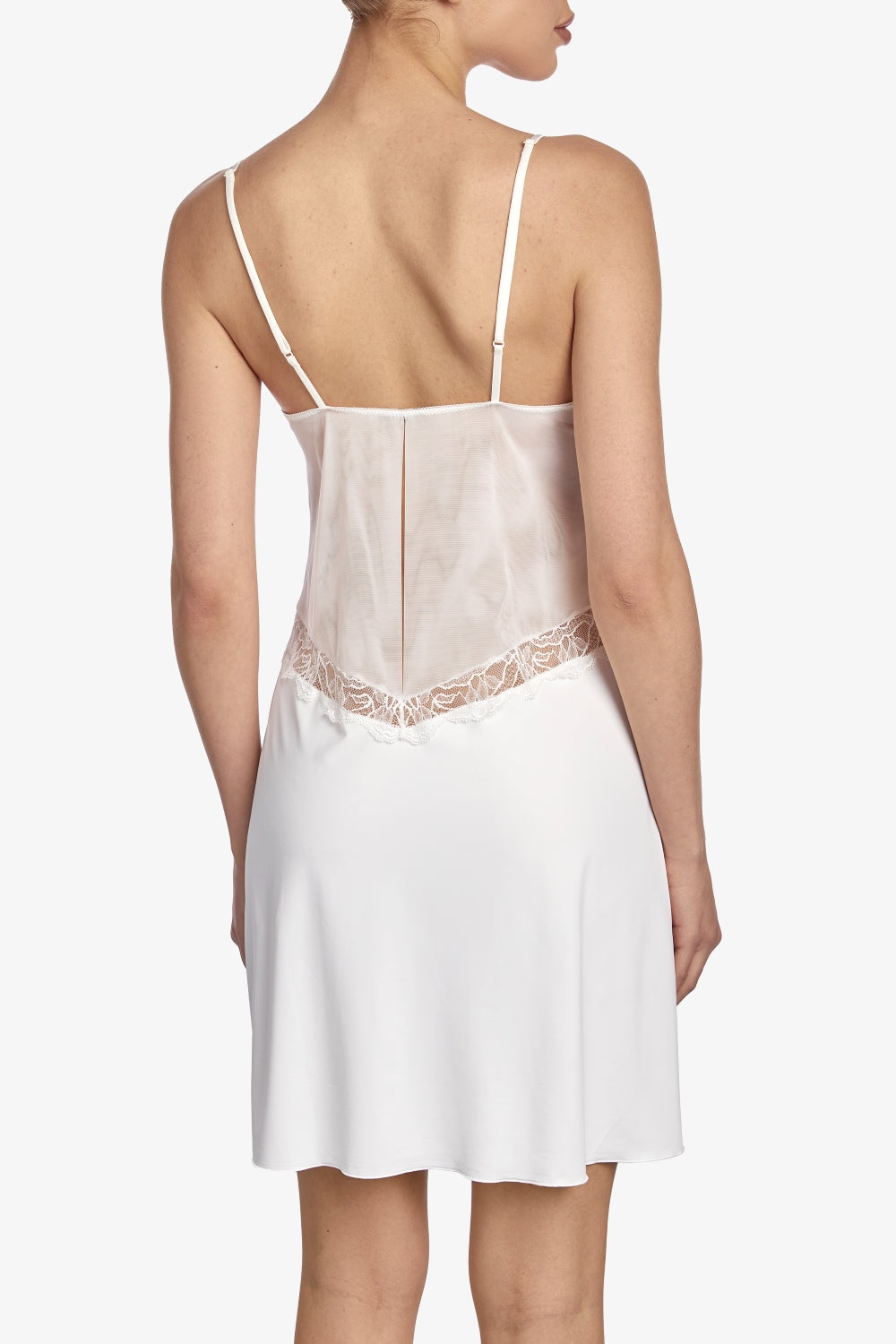 Ночная сорочка с кружевом Люмьер K81 milk