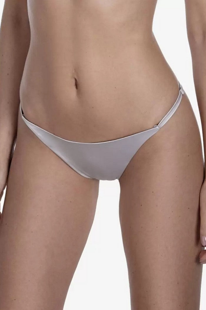 Трусики стринг из сатина Пралине С224а ice gray