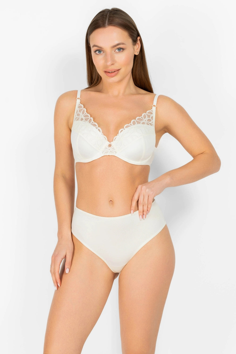 Трусики бразилиана из микрофибры 8181-24 champagne