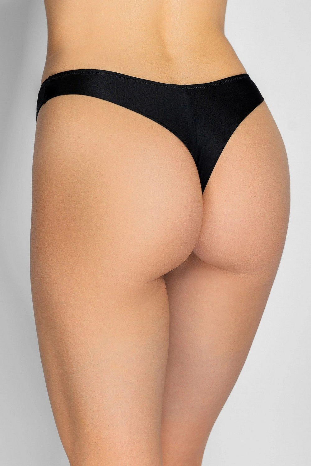 Трусики стринг с вышивкой 8184-15 black