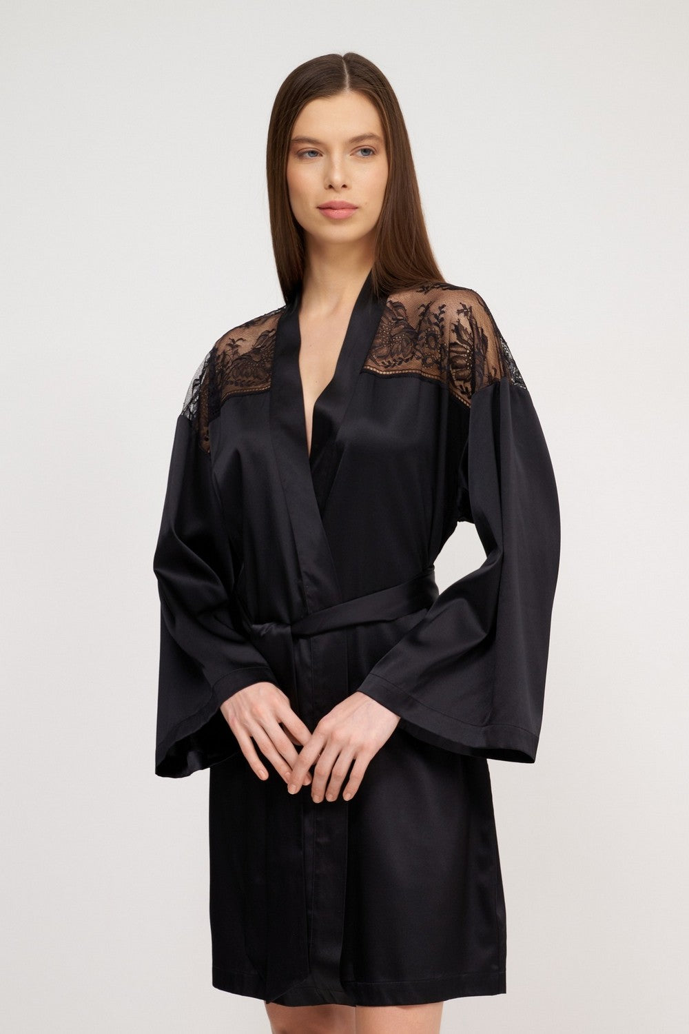 Шелковый халат с кружевом 2S65 Midnight Whisper black