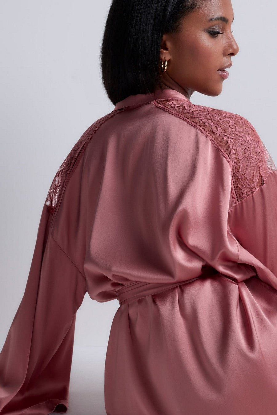 Шелковый халат с кружевом 2S65 Midnight Whisper warm pink