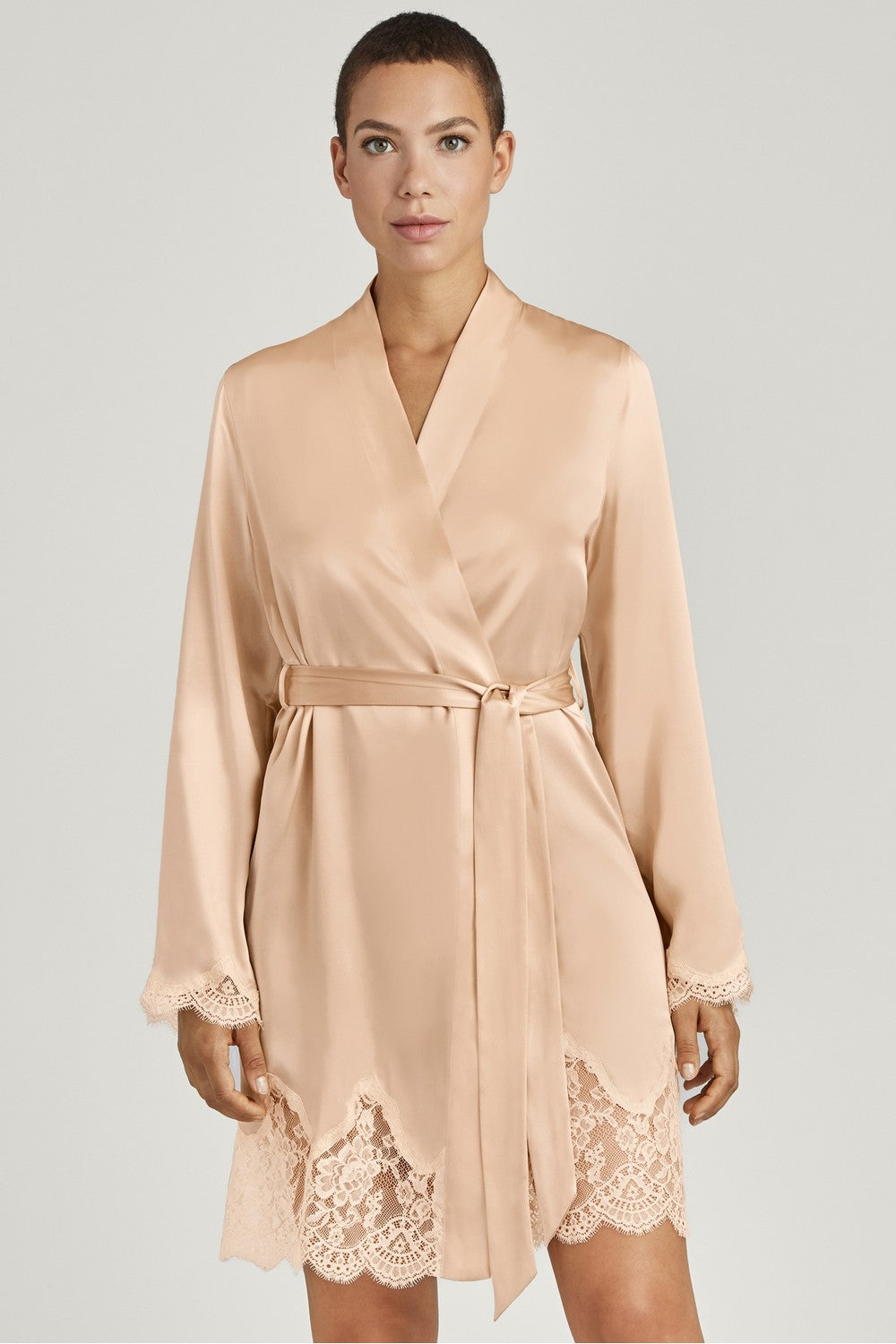 Шелковый халат с кружевом QS65 Toi Mon Amour blond