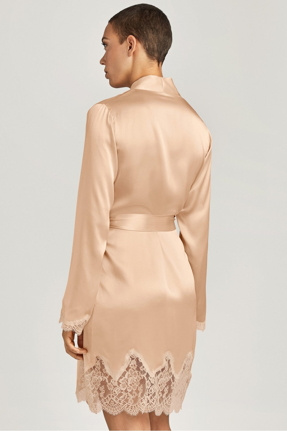 Шелковый халат с кружевом QS65 Toi Mon Amour blond