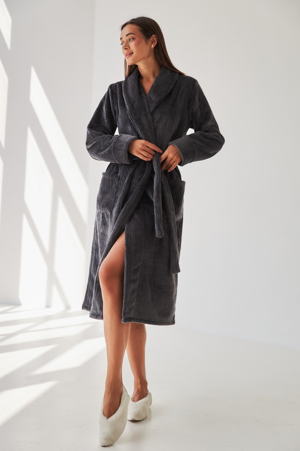 Теплый халат из велсофта 0228 dark gray relief