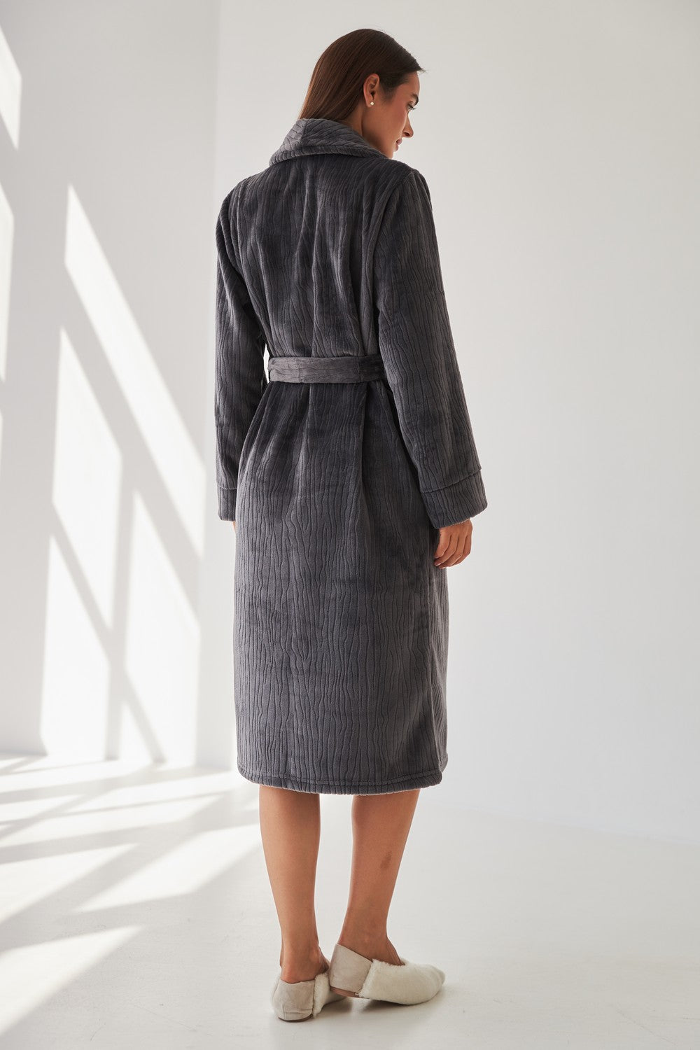 Теплый халат из велсофта 0228 dark gray relief