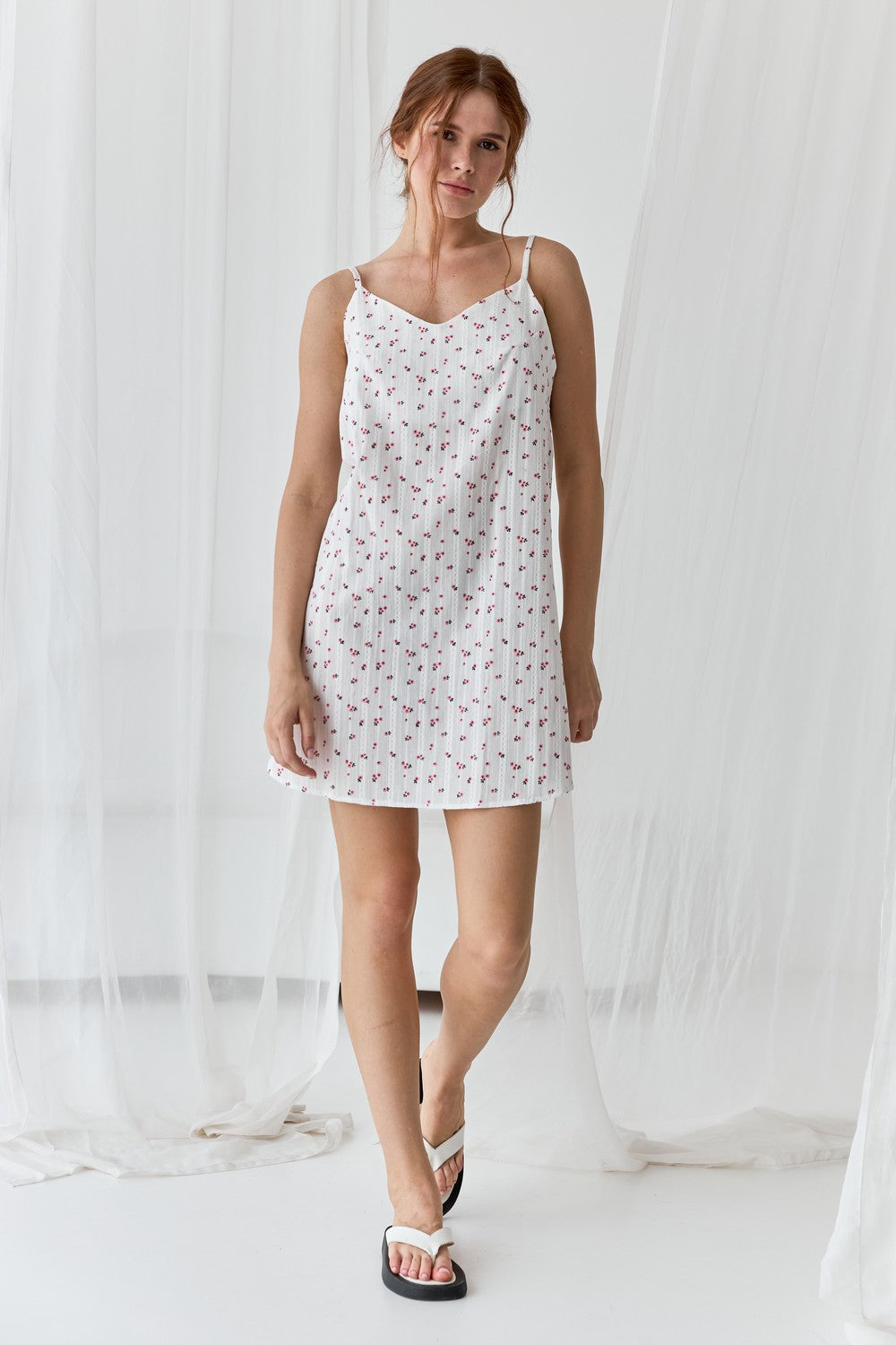 Ночная сорочка с цветами 0371 flowers on white