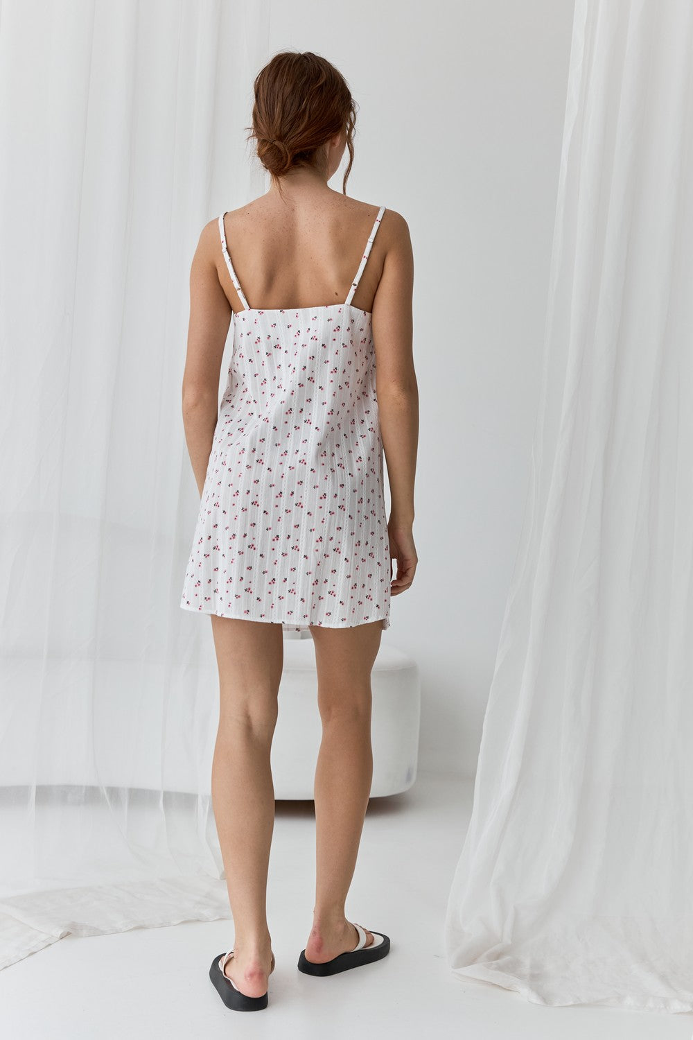 Ночная сорочка с цветами 0371 flowers on white