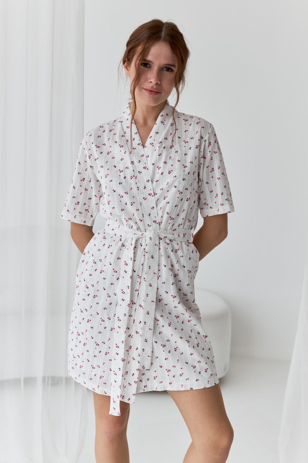 Хлопковый халат с цветами 0375 flowers on white