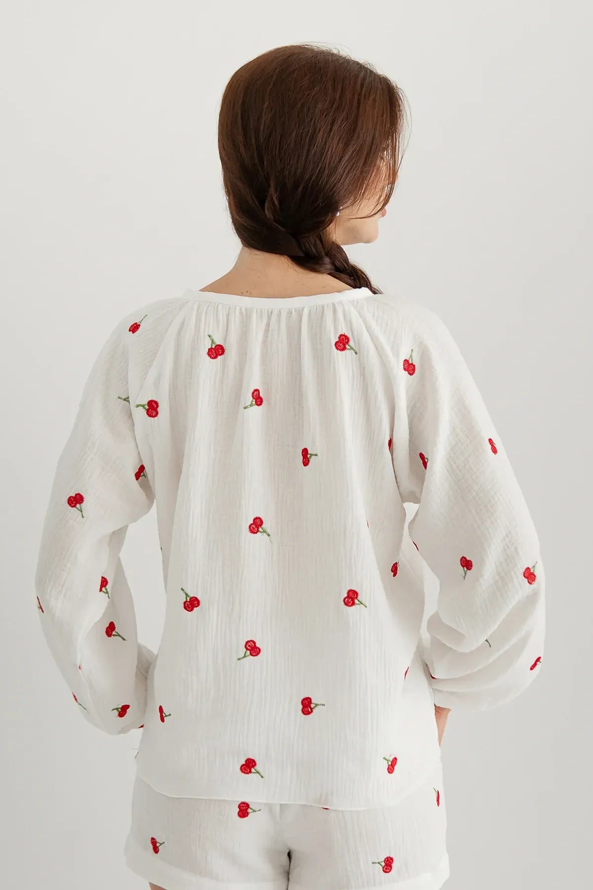 Рубашка из муслина с вышивкой Cherry ML0085-38-60