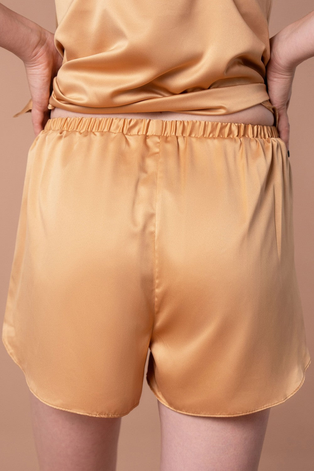 Пижамные шорты из атласа HOM2419013 saffron