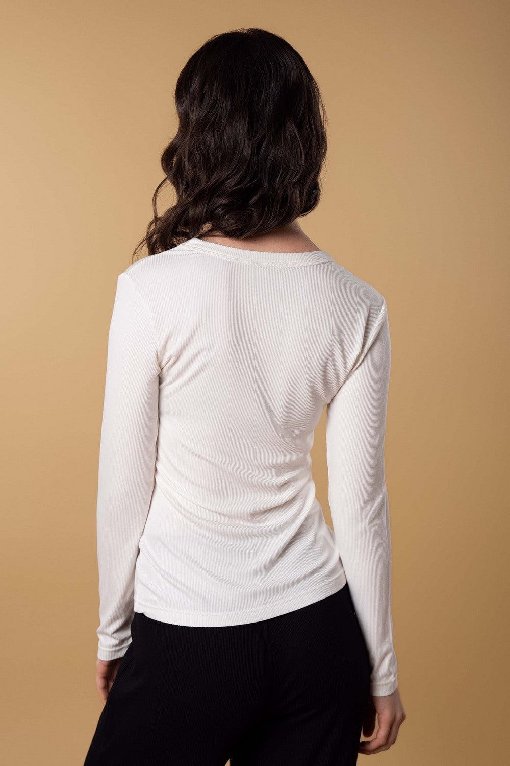 Жіночий лонгслів у рубчик HOM25313042 ivory