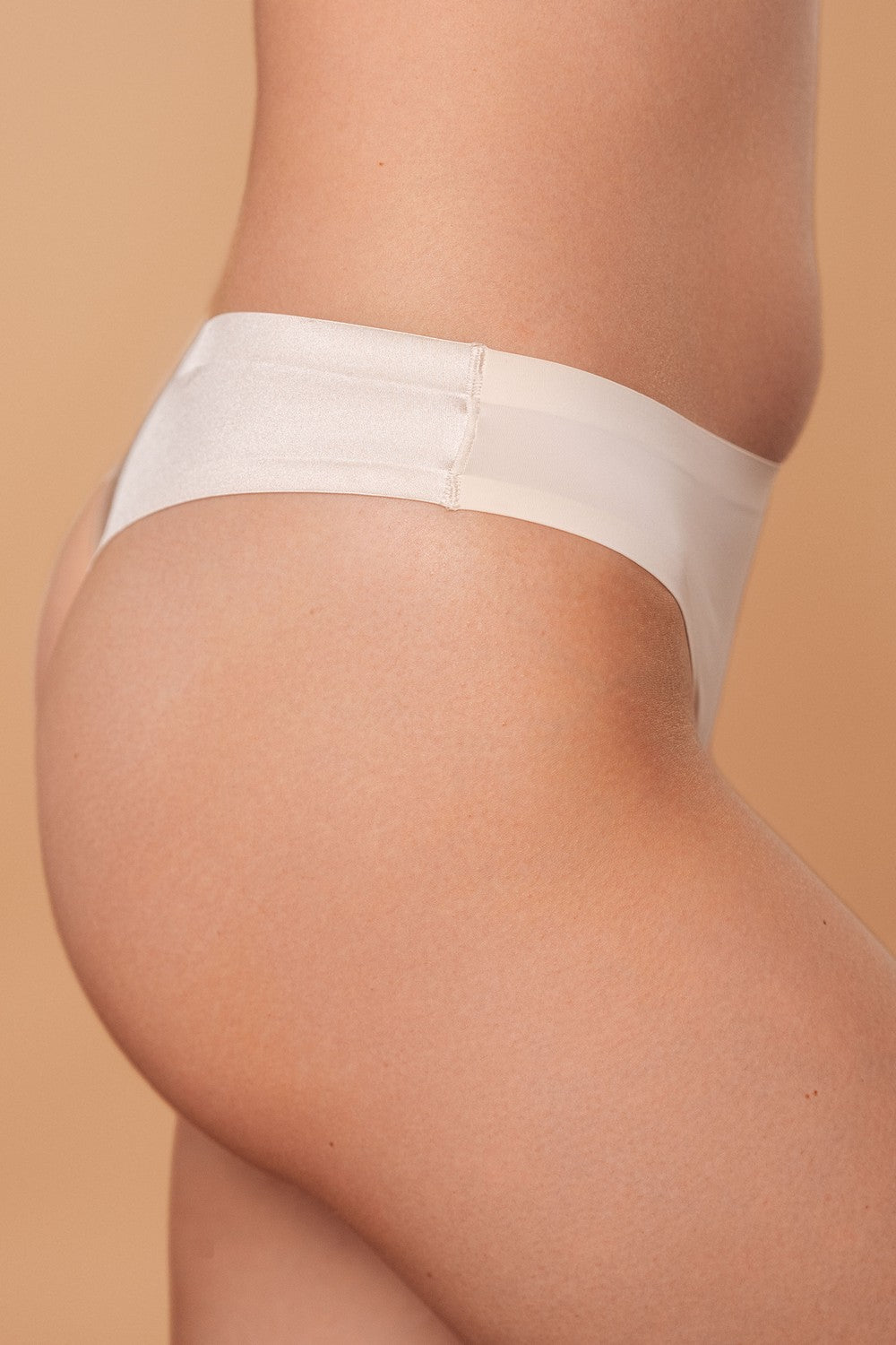 Бесшовные трусики стринг SLZ24202305 ivory