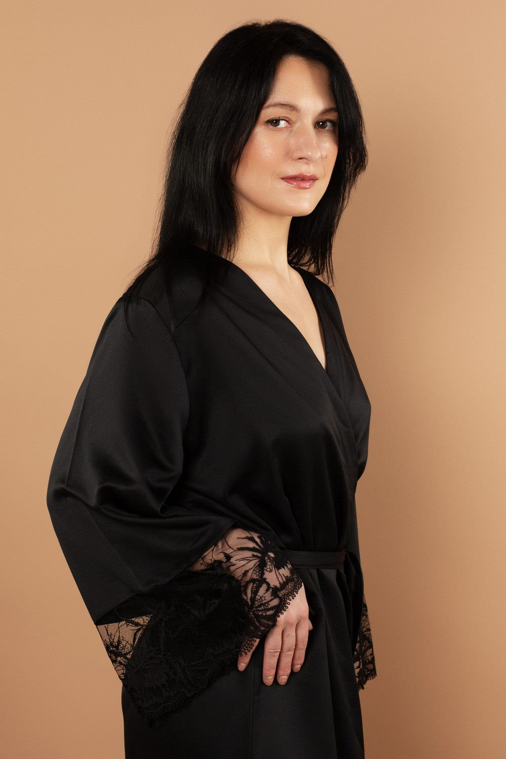 Сатиновый халат с кружевом SLZ25805001 black