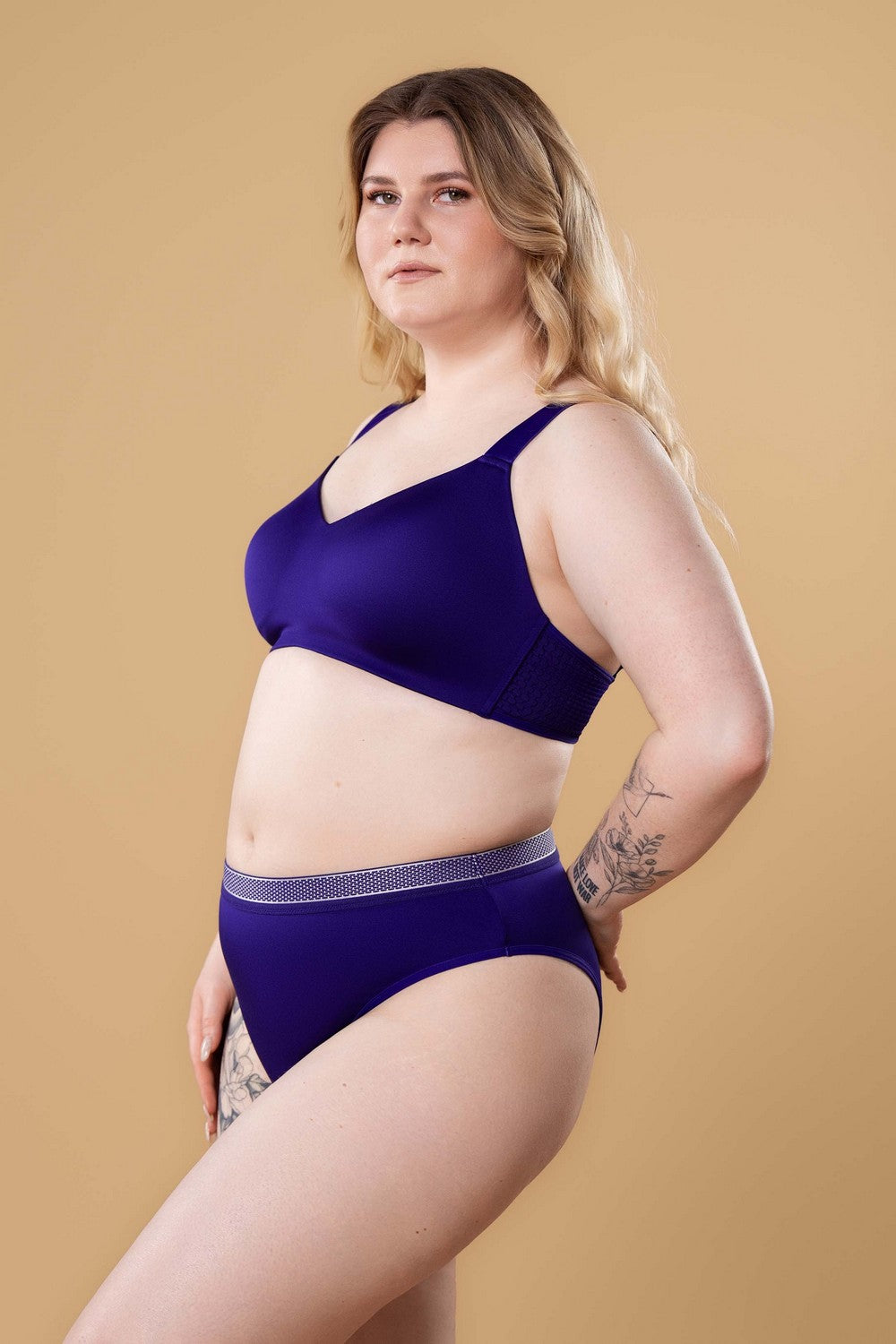 Бюстгальтер з формованою чашкою SLZ27401041 violet