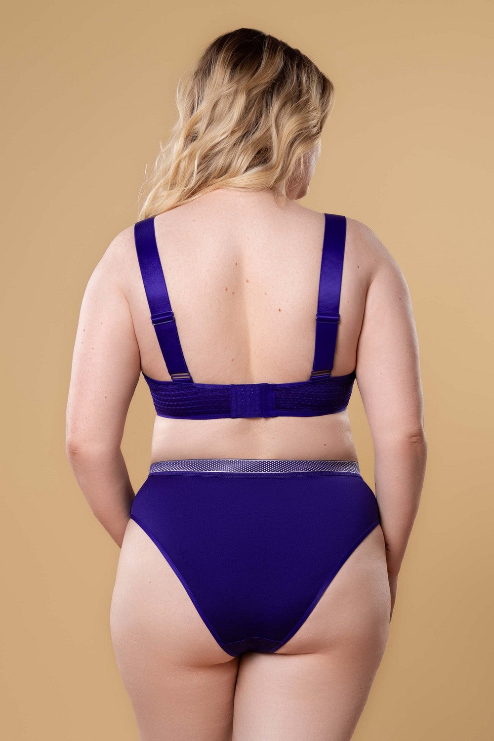 Бюстгальтер з формованою чашкою SLZ27401041 violet