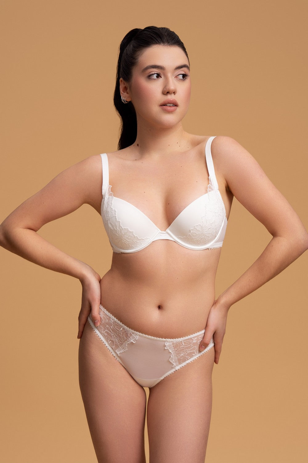 Бюстгальтер с вкладышами пуш-ап SLZ29101002 white