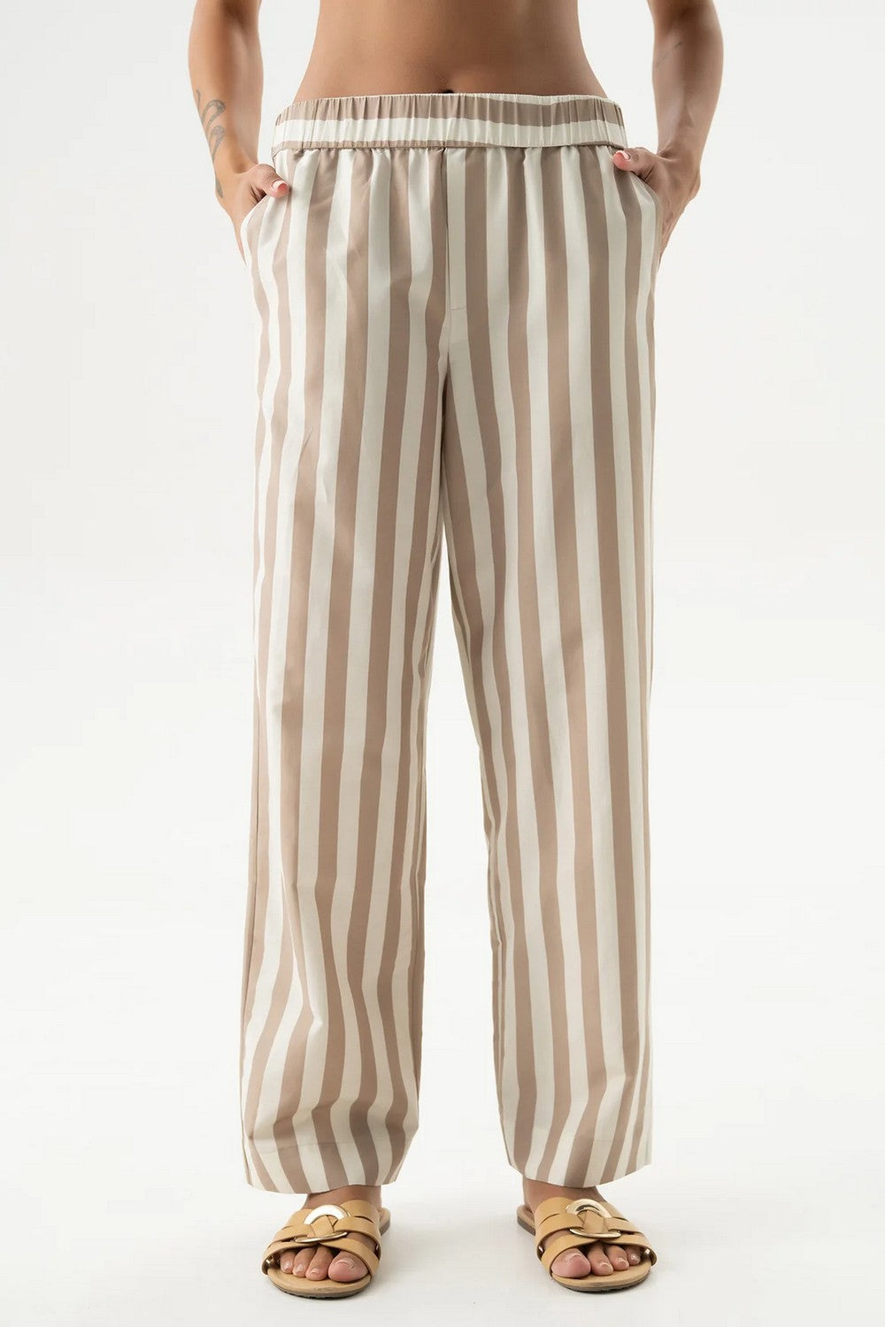 Хлопковые брюки 251204-06 Strapped Cotton oat milk