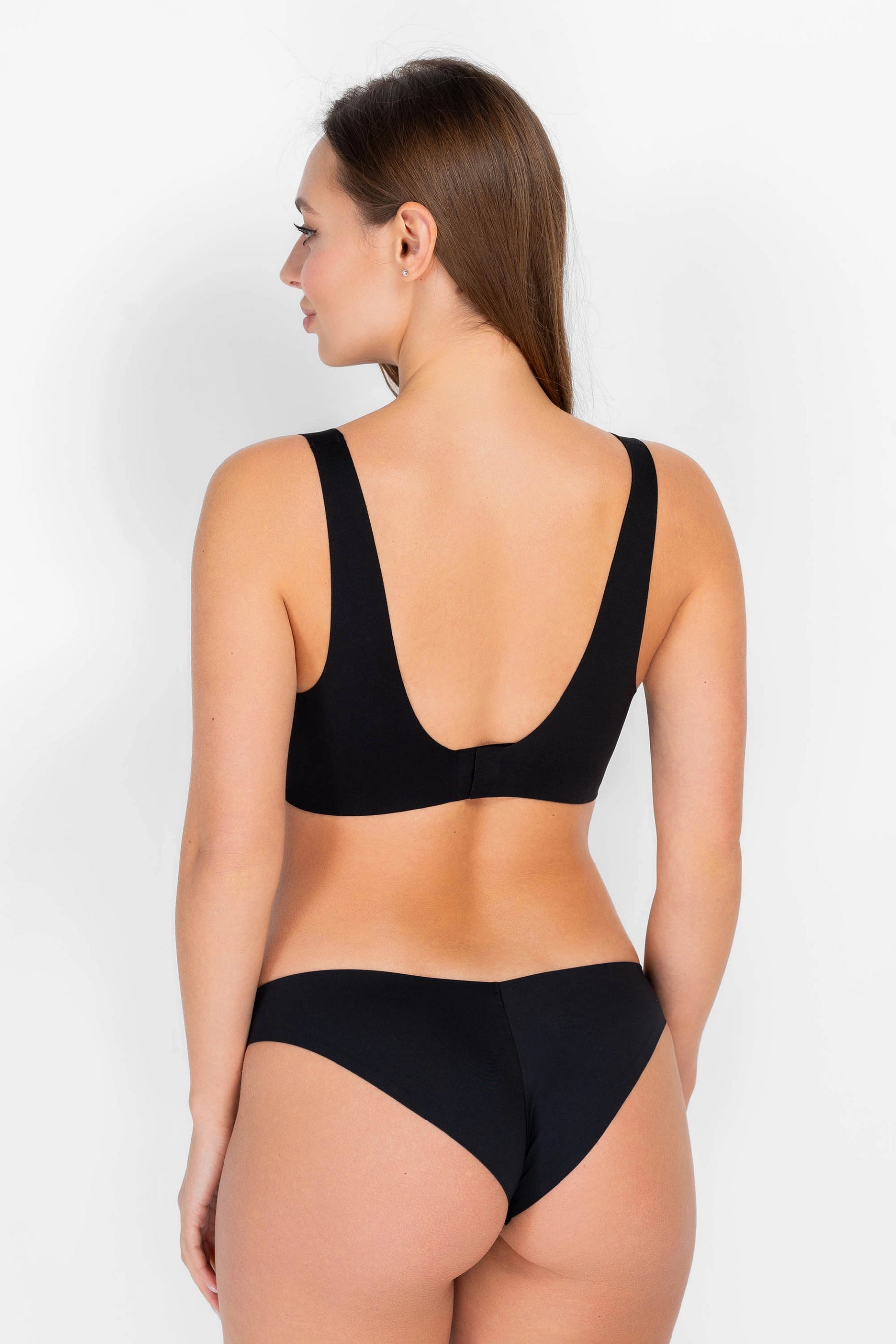 Бюстгальтер на широких бретелях 7083-070 black