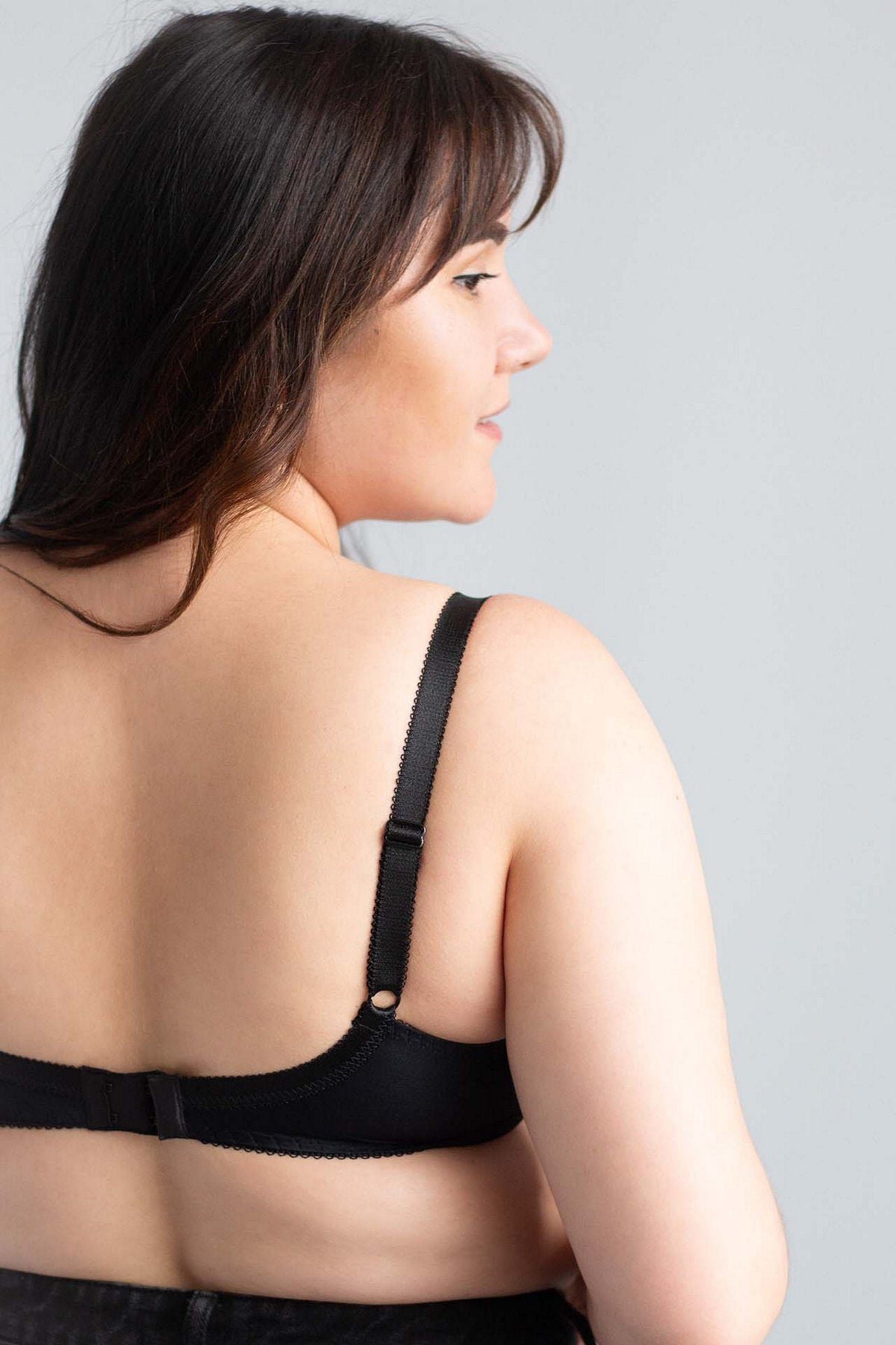 Полудублированный бюстгальтер H05-14-L black