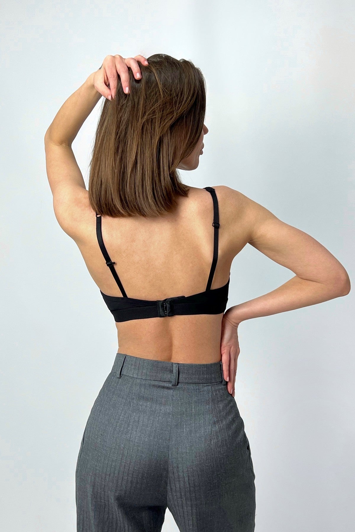 Бесшовный бюстгальтер без косточек 92H20 Shape black