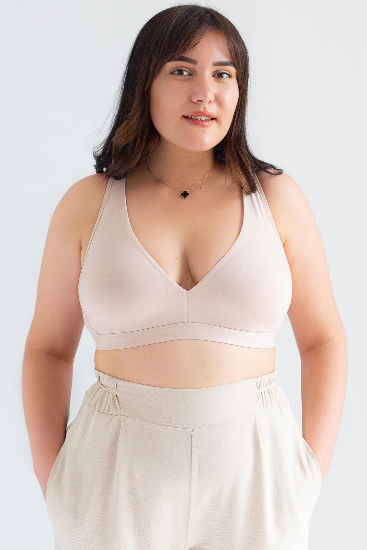 Бесшовный бюстгальтер без косточек 92H20 Shape silver peony