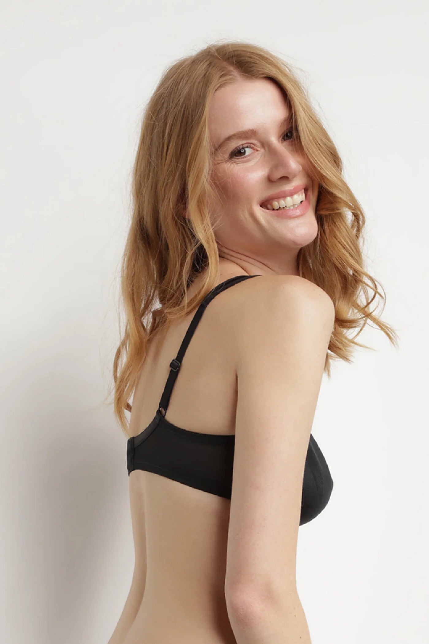 Бюстгальтер для уменьшения груди 3792 Generous Minimizer black