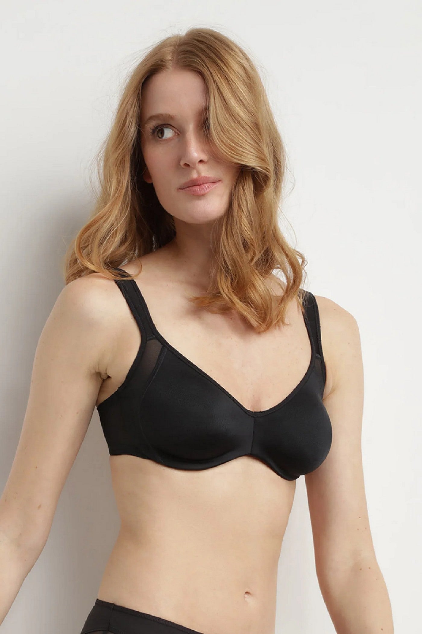 Бюстгальтер для уменьшения груди 3792 Generous Minimizer black