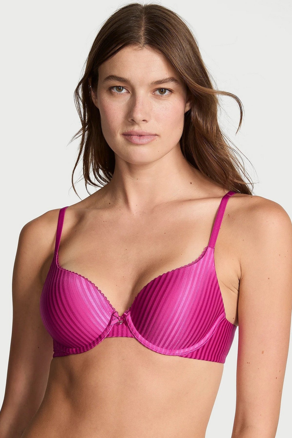 Безшовний бюстгальтер пуш-ап 944934593 pink Victoria`s Secret