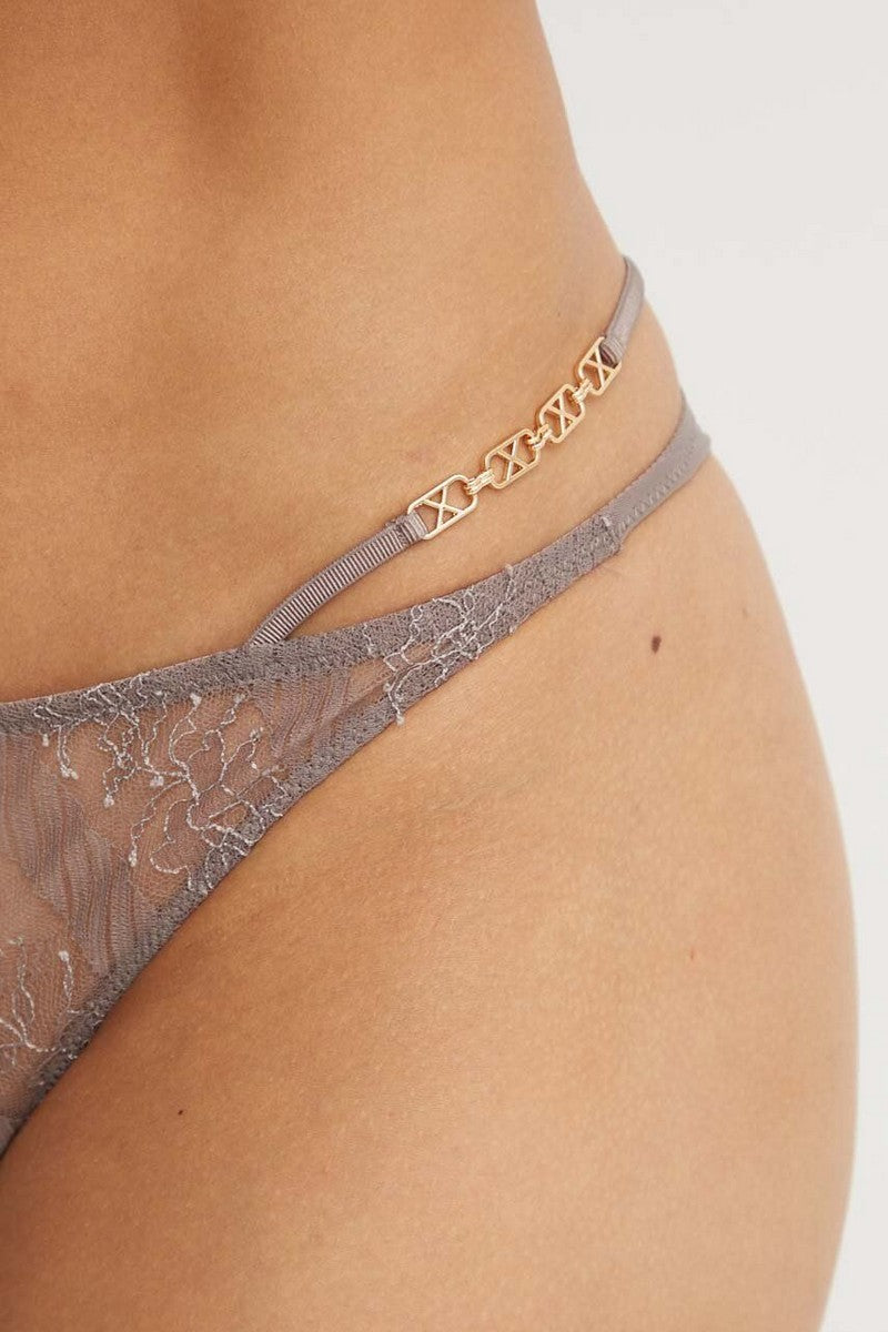 Трусики стринг с кружевом 010G0 Slash safari grey