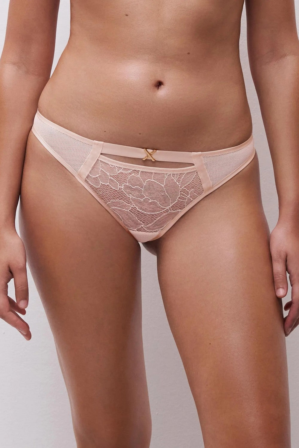 Трусики стринг с кружевом 01AG0 Xquisite taffeta pink