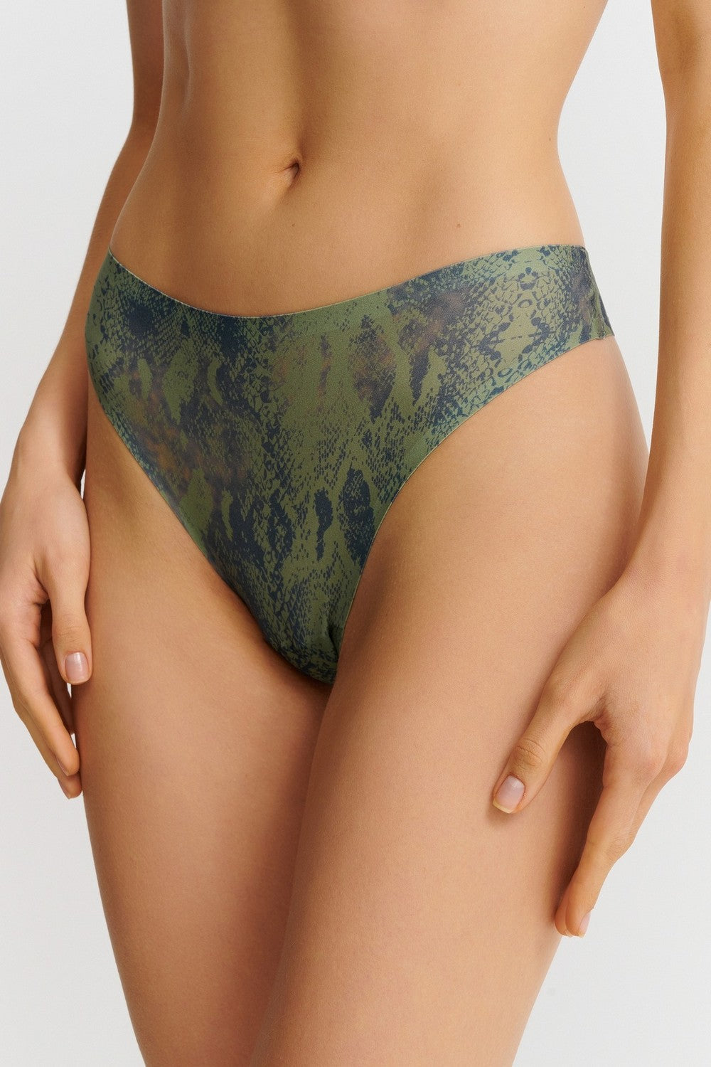 Трусики стринг с принтом 11D9 Soft stretch python print