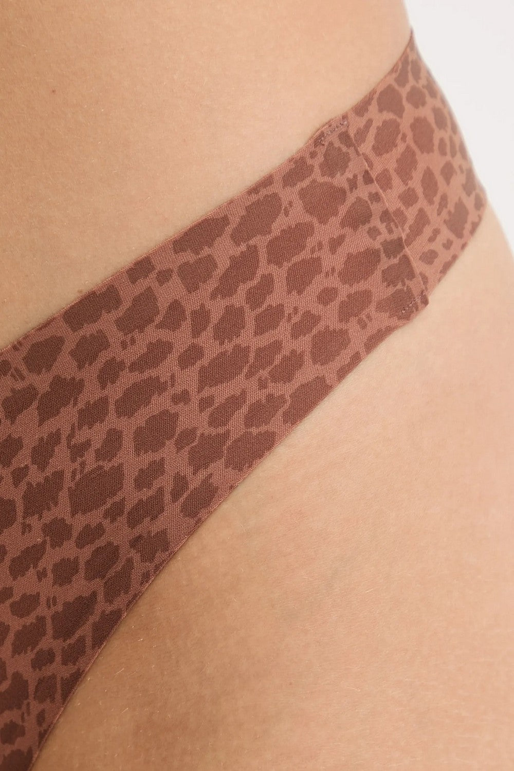 Трусики стрінг з принтом 11D9 Soft stretch wild brown
