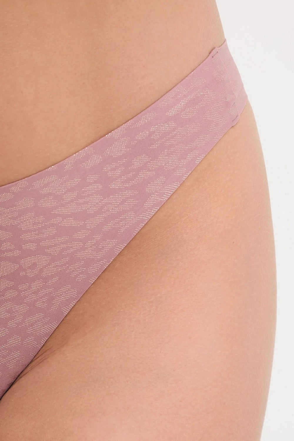 Трусики стринг с принтом 11DG9 Soft stretch Shimmer pink leo shimmer