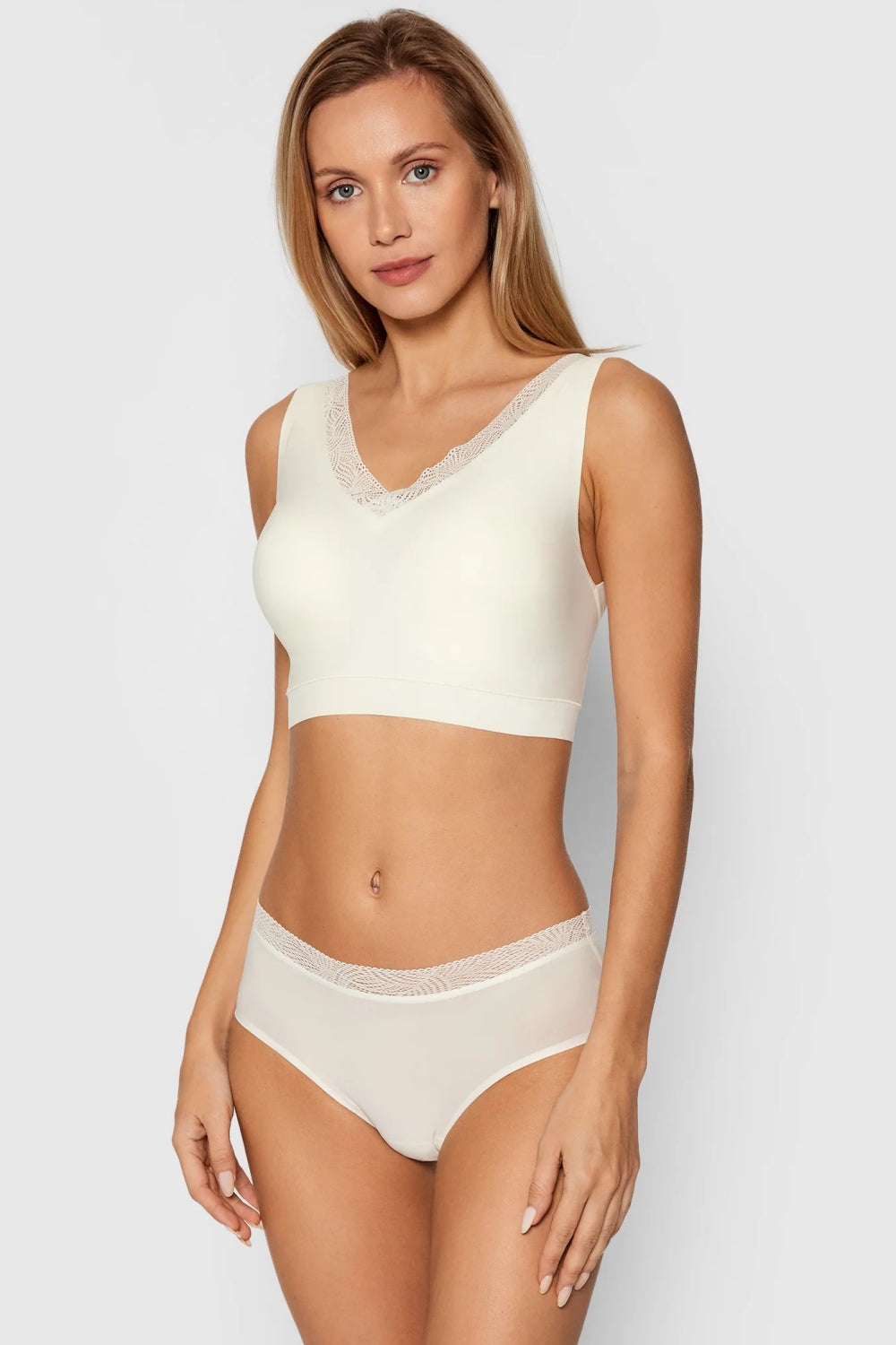 Бра-топ без косточек 11G6 Soft stretch ivoire