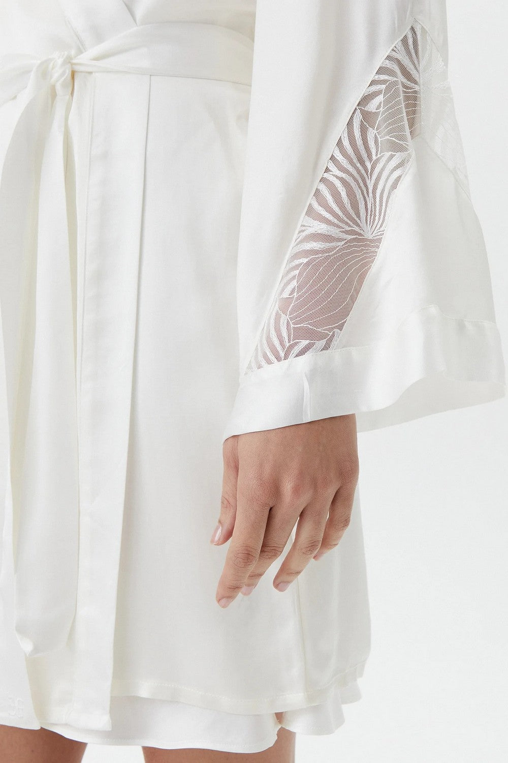 Короткие халат с вышивкой 17WV0 Legend milk