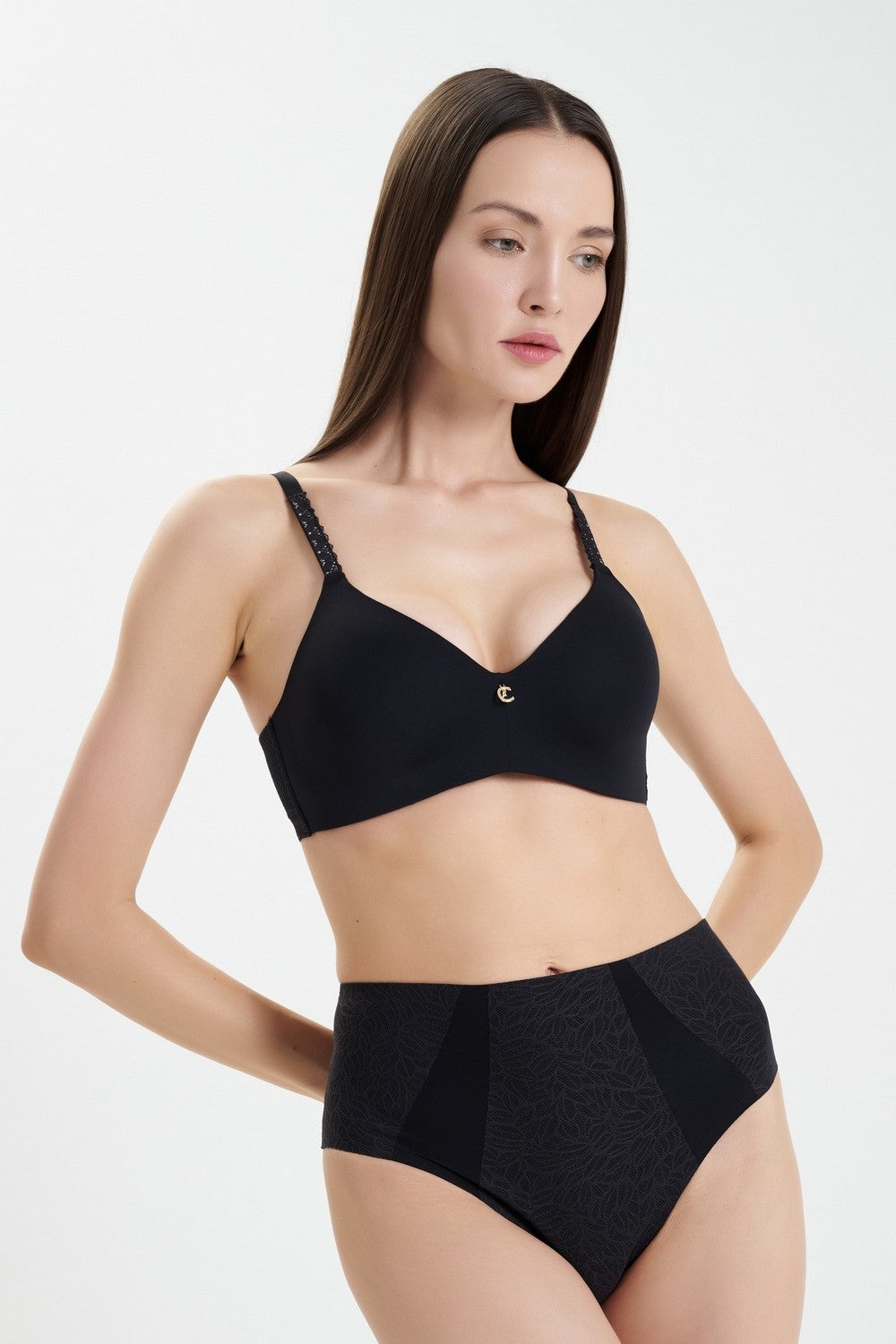 Бюстгальтер с плотной чашкой 19XQ0 Romance black