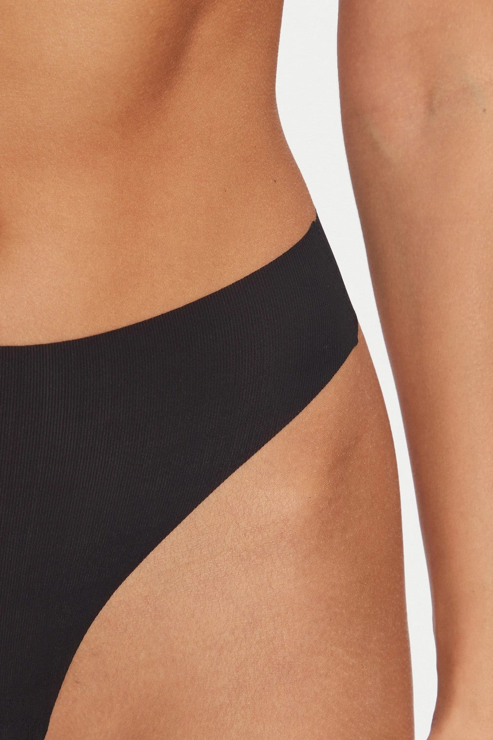 Безшовні трусики стрінги 22HG9 Pulpies black