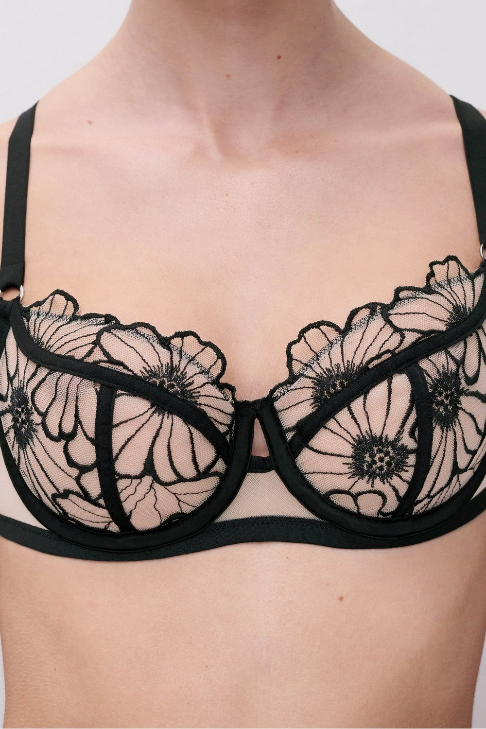 Бюстгальтер балконет с вышивкой 22OM5 Lush black/soft pink