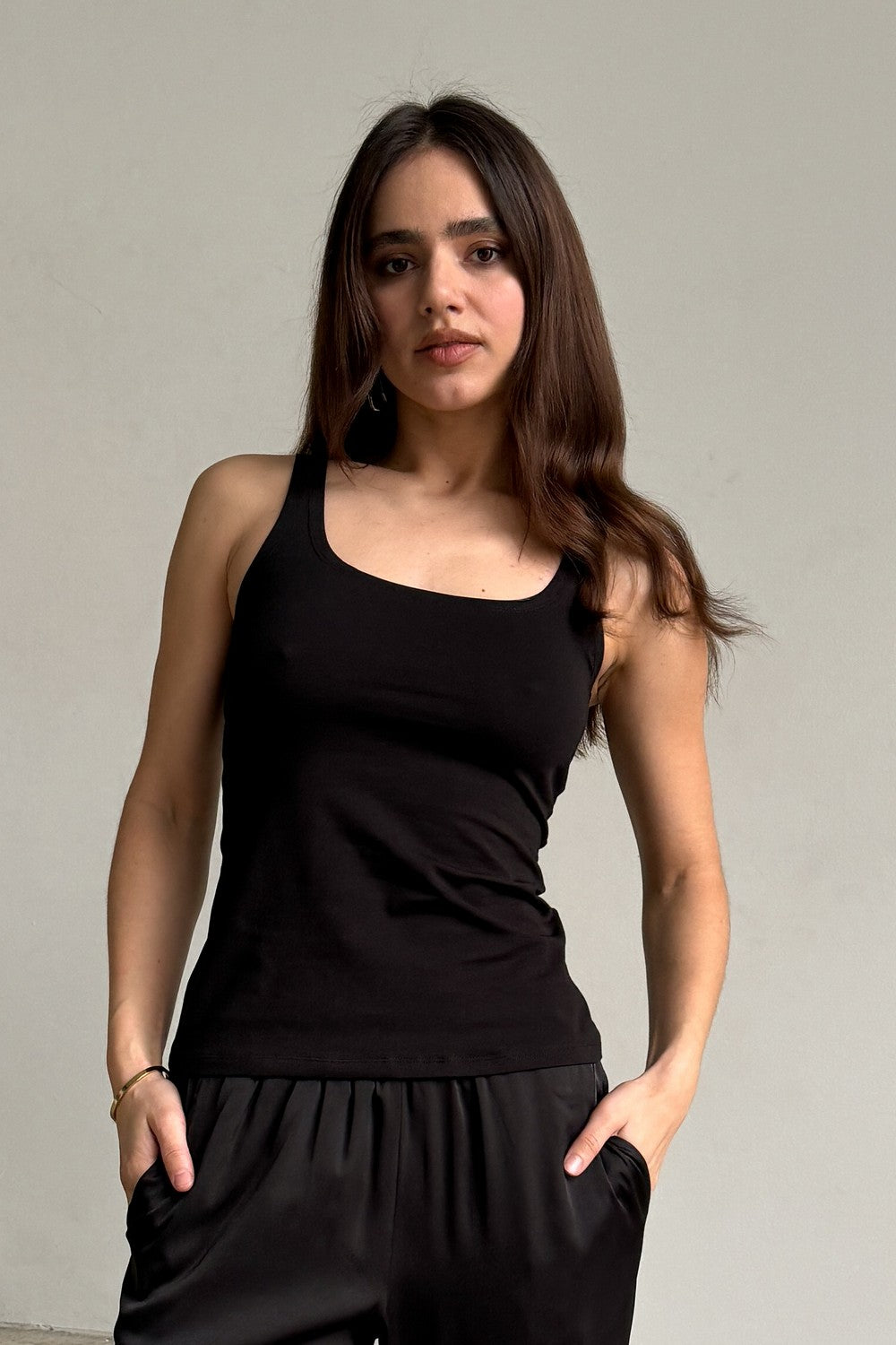 Хлопковая майка на широких бретелях C19601/1 Basic 1